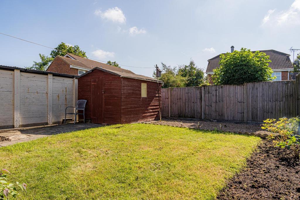 Barley Close, Herne Bay 2 bed semidetached bungalow £250,000