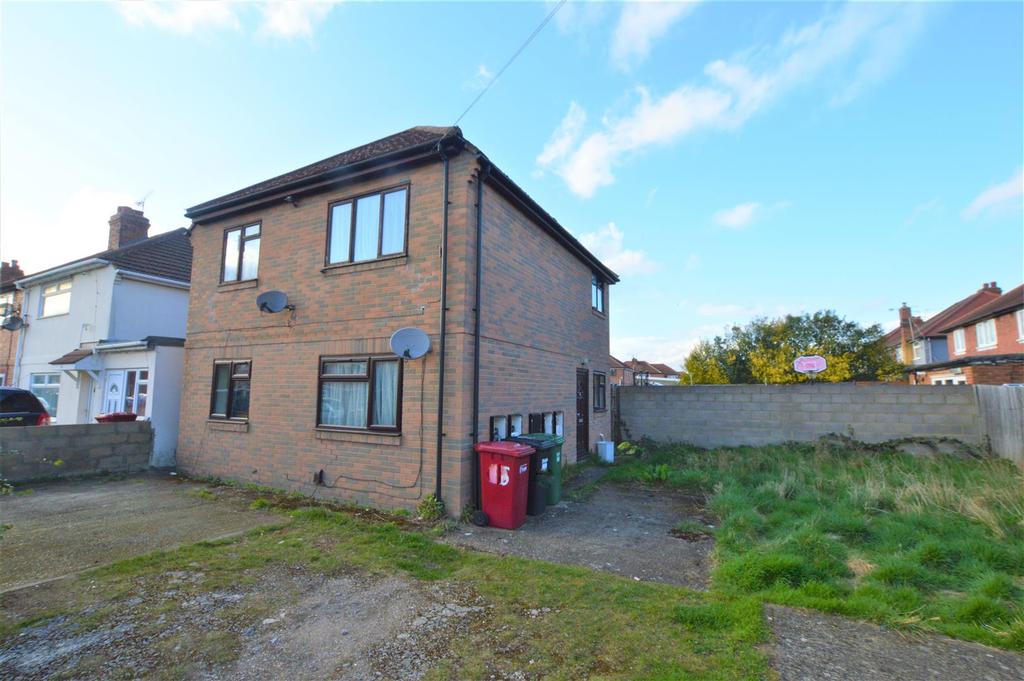 Norfolk Avenue, Slough 1 bed £900 pcm (£208 pw)