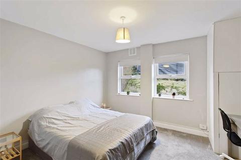 Flat C, 5 - 7 Penge Road, London, SE25 4EJ