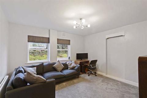 Flat C, 5 - 7 Penge Road, London, SE25 4EJ