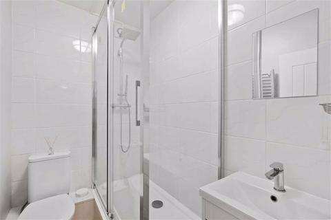 Flat C, 5 - 7 Penge Road, London, SE25 4EJ