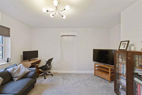 Flat C, 5 - 7 Penge Road, London, SE25 4EJ