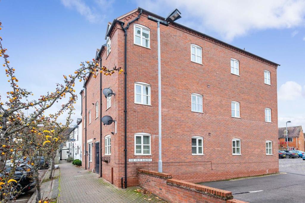 Telegraph Street, ShipstonOnStour, Warwickshire 2 bed apartment £185,000