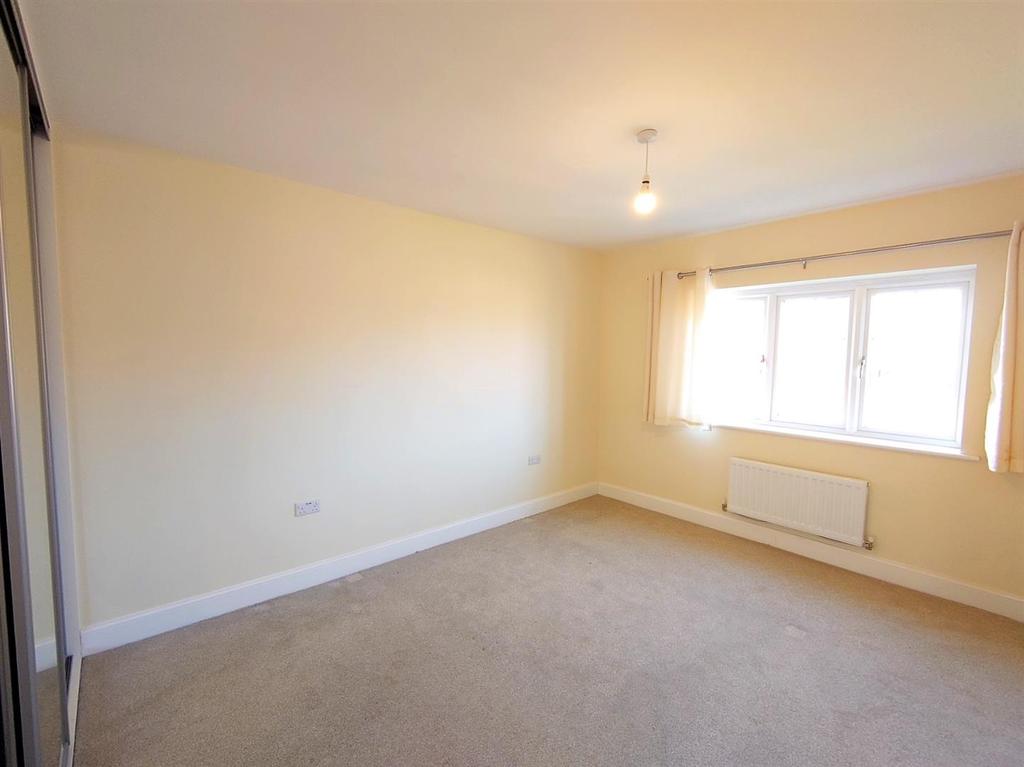 Master Bedroom a.jpg