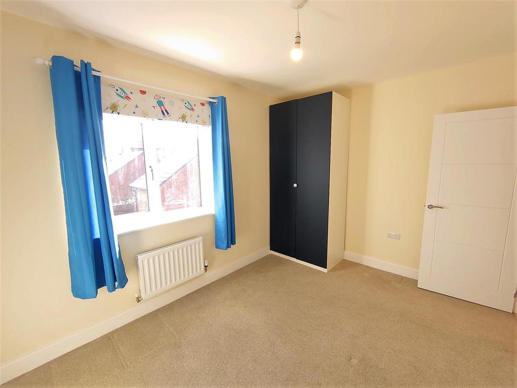 Bedroom 3b.jpg