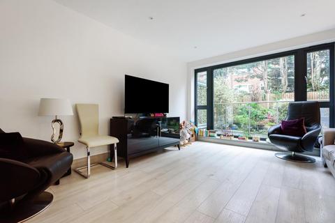 7 Indigo Square, Surbiton, KT6 5BG