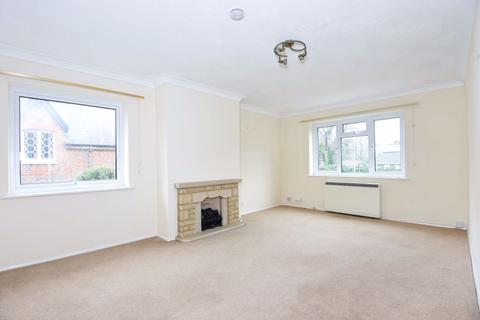 2 bedroom flat to rent - Wokingham