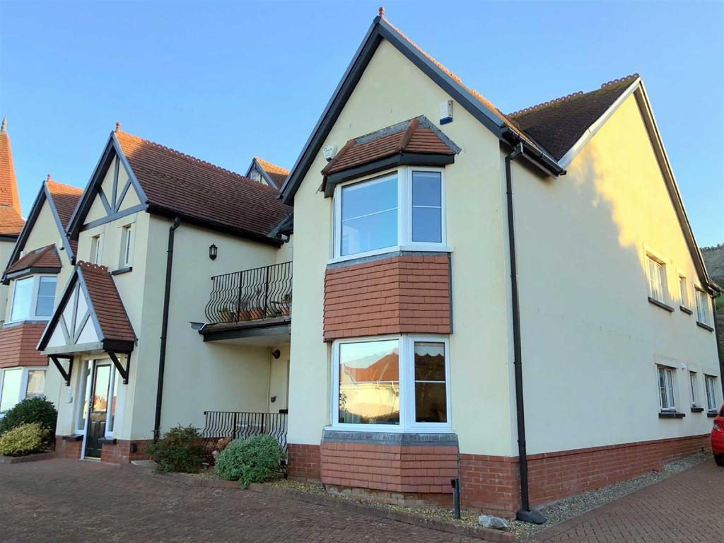 Bryn Y Bia Road, Craigside, Llandudno 3 bed apartment £235,000