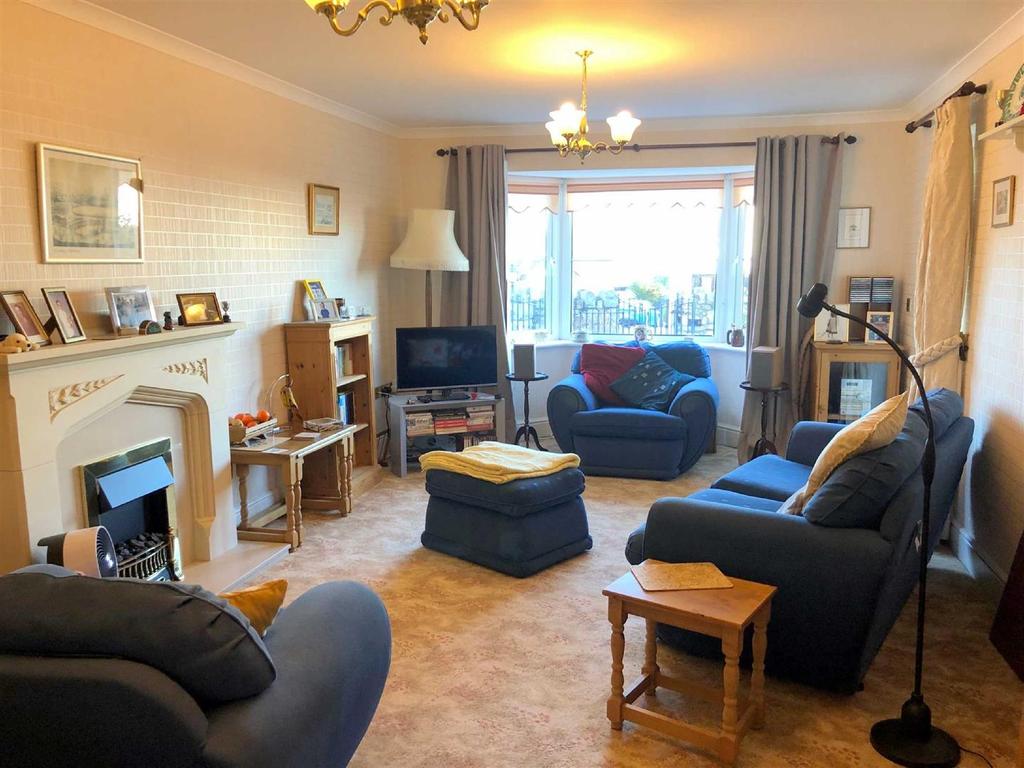 Bryn Y Bia Road, Craigside, Llandudno 3 bed apartment £235,000