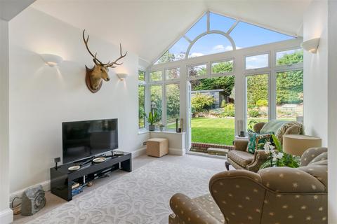 5 bedroom detached house for sale - Eversley Crescent, Winchmore Hill, N21