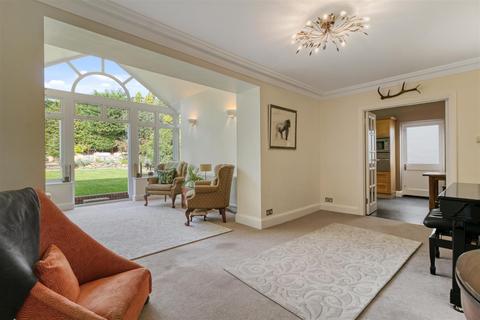 5 bedroom detached house for sale - Eversley Crescent, Winchmore Hill, N21