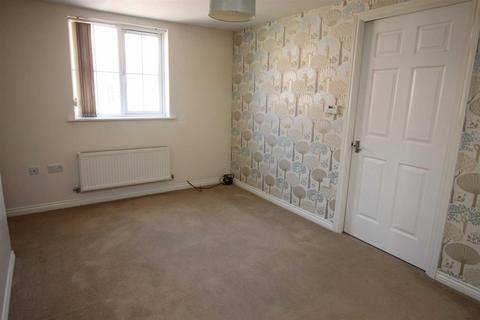 2 bedroom semi-detached house to rent, Downing Close, Bletchley, Milton Keynes