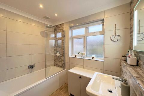 4 Corby Park, North Ferriby, HU14 3BA