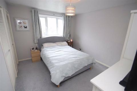 61 Turnberry Drive, Wilmslow, SK9 2QW
