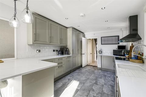37 Castle Road, Bedford, MK40 3PL