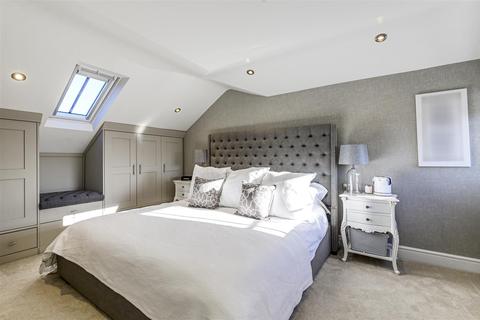 37 Castle Road, Bedford, MK40 3PL