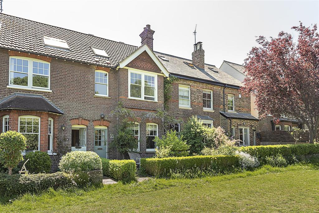 East Common, Harpenden 3 bed terraced house £1,050,000
