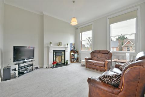 3 bedroom flat to rent, Walm Lane, Mapesbury, NW2