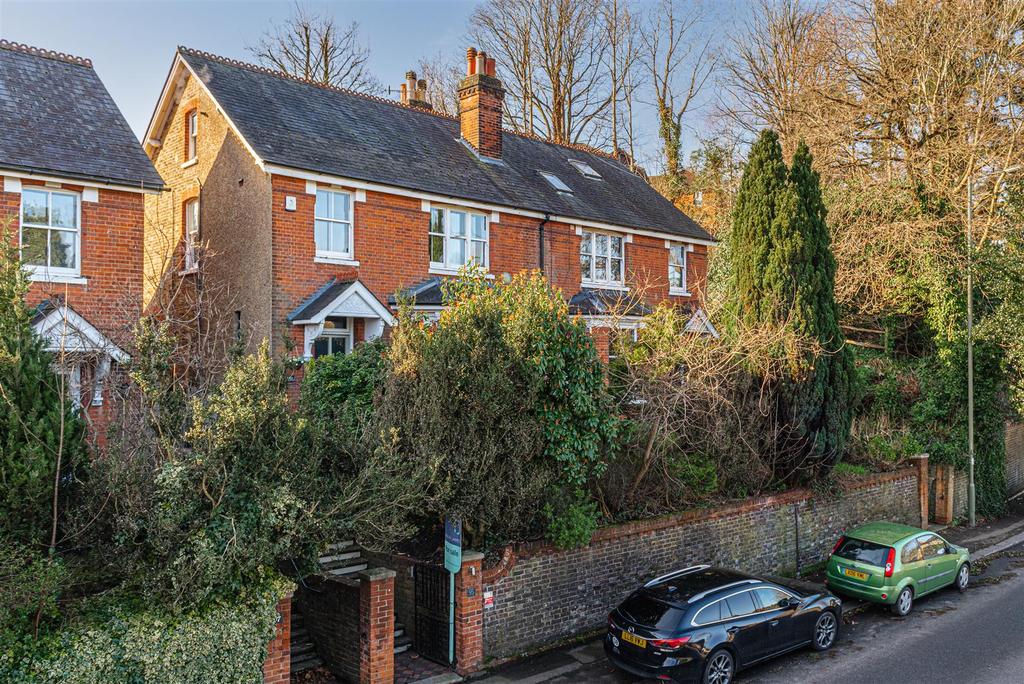 Reigate Road, Redhill 4 bed semidetached house £900,000