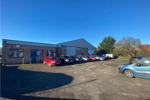 Warehouse to rent - 2 Moorside, Eastgates, Colchester, Essex, CO1