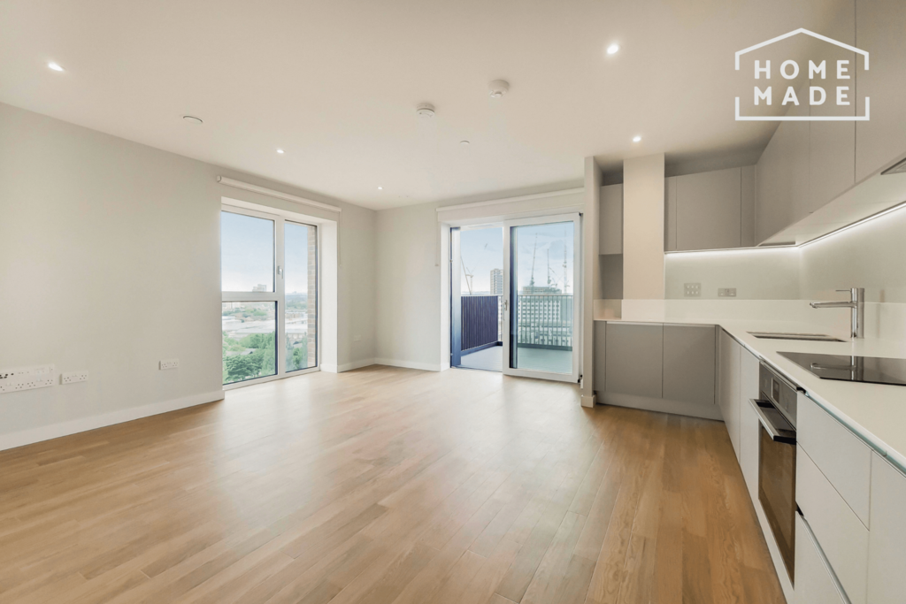 Windlass Apartments, Tottenham Hale, N17 3 bed flat £2,750 pcm (£635 pw)