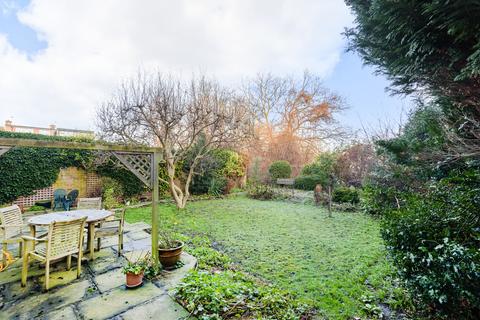 35 Fairby Road, London, SE12 8JP