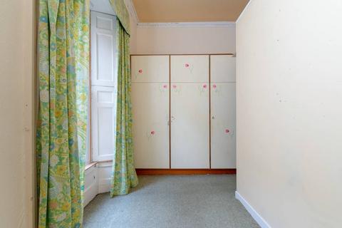 25/2 St. Patrick Square, Edinburgh, EH8 9EY
