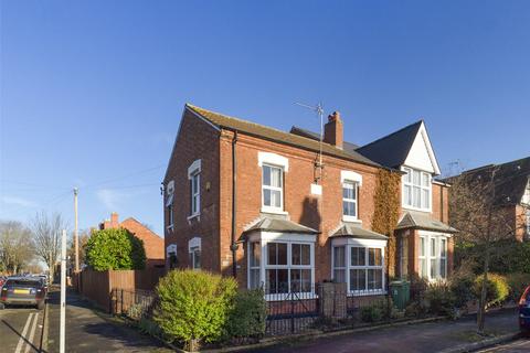 21 Honyatt Road, Gloucester, GL1 3DU