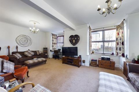21 Honyatt Road, Gloucester, GL1 3DU