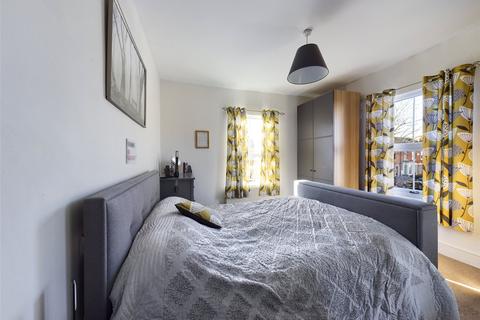 21 Honyatt Road, Gloucester, GL1 3DU