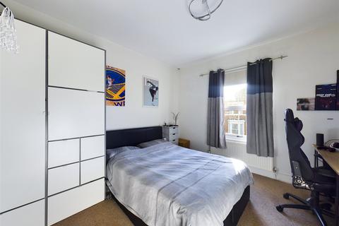 21 Honyatt Road, Gloucester, GL1 3DU