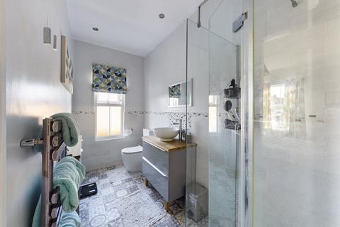 21 Honyatt Road, Gloucester, GL1 3DU