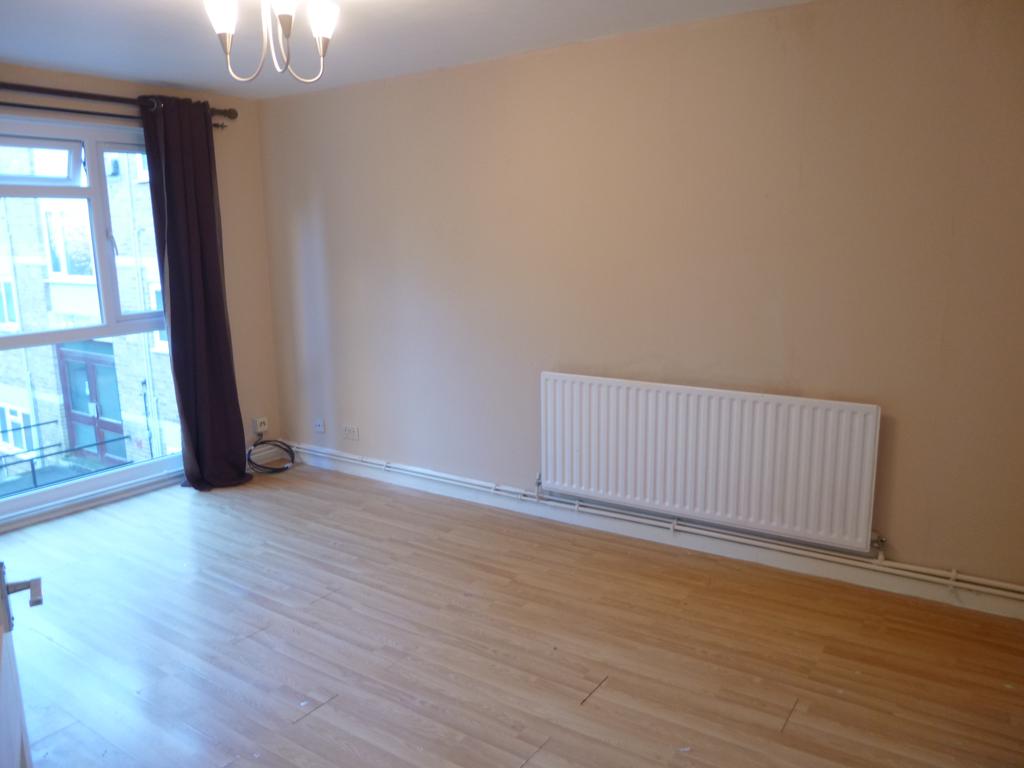 South Terrace, Dorking RH4 1 bed flat £900 pcm (£208 pw)