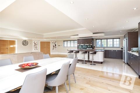 Hawthorns Epping Road, Nazeing, Waltham Abbey, EN9 2DH