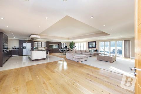 Hawthorns Epping Road, Nazeing, Waltham Abbey, EN9 2DH