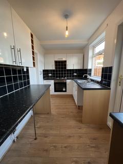 2 bedroom terraced house to rent, Bristol Road, Hull HU5