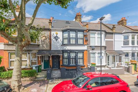 77 Henniker Gardens, London, E6 3HT