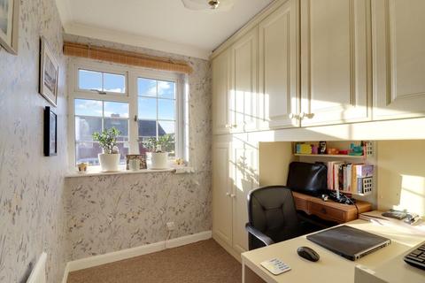133 Denman Drive, Ashford, TW15 2AP
