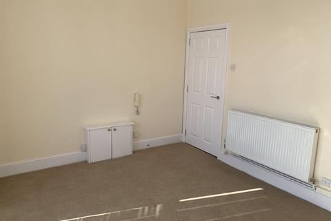 1 bedroom flat to rent, Abbeyfield Court Shrewsbury SY2