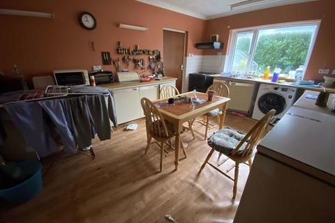 4 bedroom bungalow for sale - Bryn View, Bryn View, Llanpumsaint, Carmarthen, Dyfed, SA33 6DB