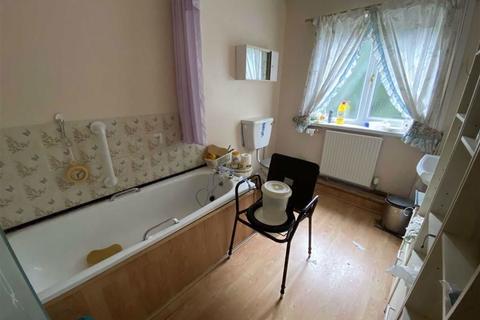 4 bedroom bungalow for sale - Bryn View, Bryn View, Llanpumsaint, Carmarthen, Dyfed, SA33 6DB