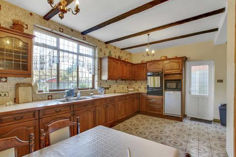 34 Wilmer Way, London, N14 7HX