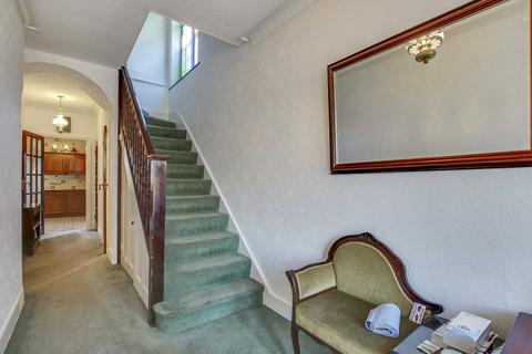 34 Wilmer Way, London, N14 7HX