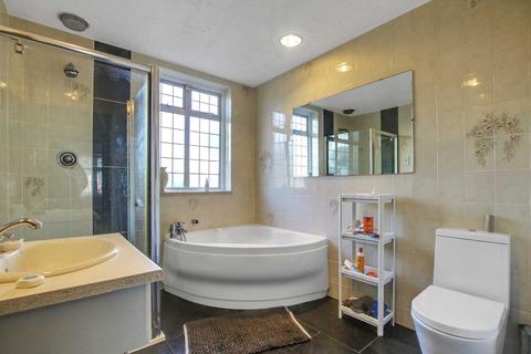 34 Wilmer Way, London, N14 7HX