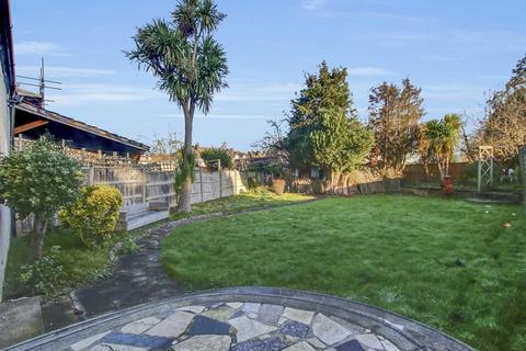 34 Wilmer Way, London, N14 7HX