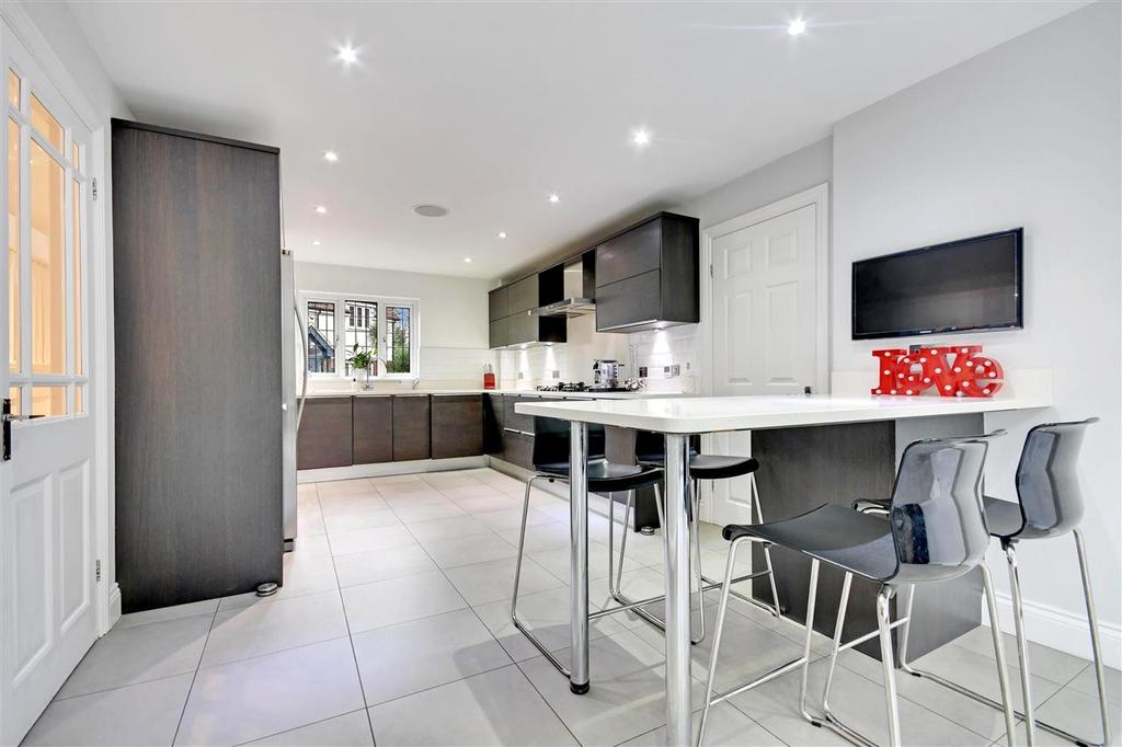 Kitchen / Dining