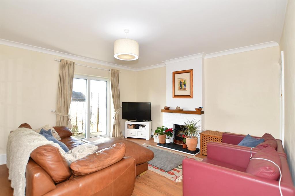Wood Avenue, Folkestone, Kent 3 bed semidetached house £310,000