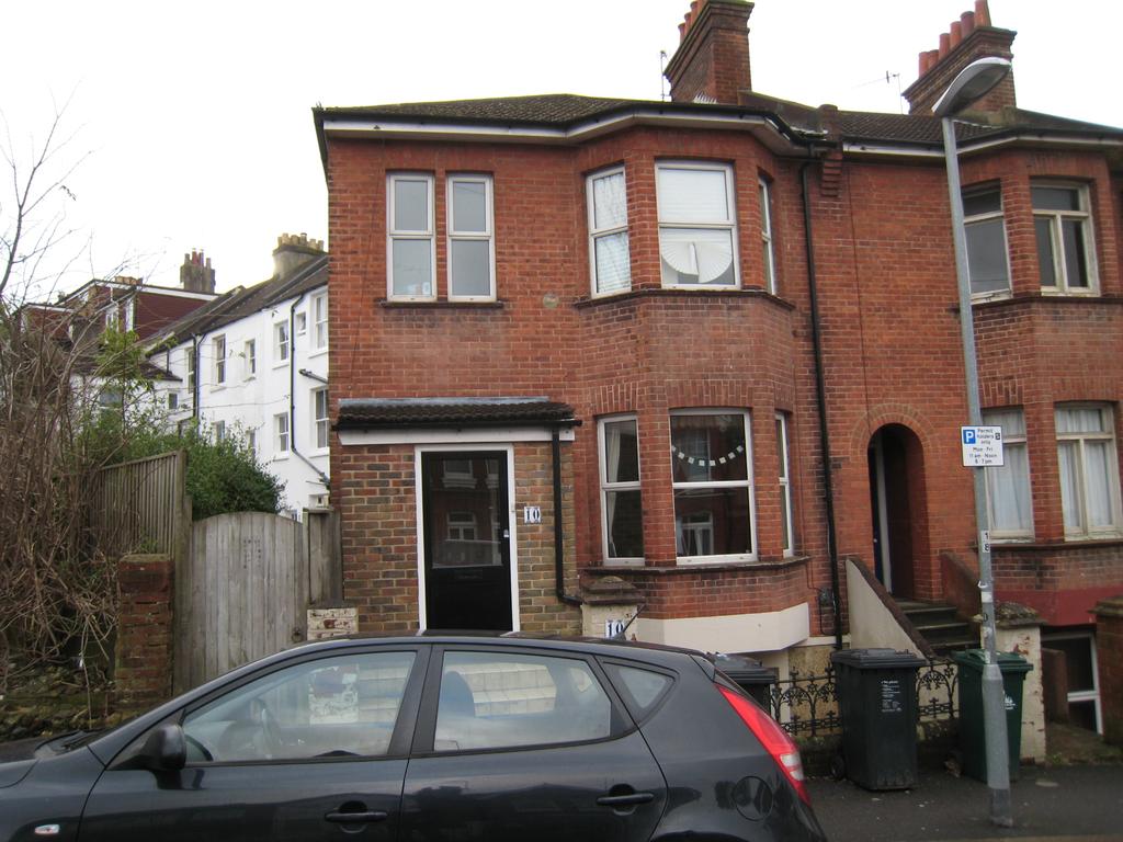 Hartington Road, Brighton BN2 4 bed end of terrace house £2,500 pcm