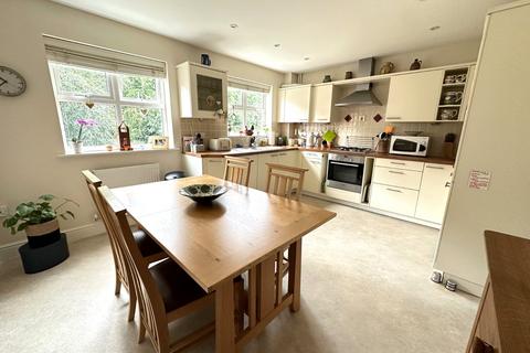 4 bedroom terraced house for sale, Hawthorn Way, Lindford, Hampshire