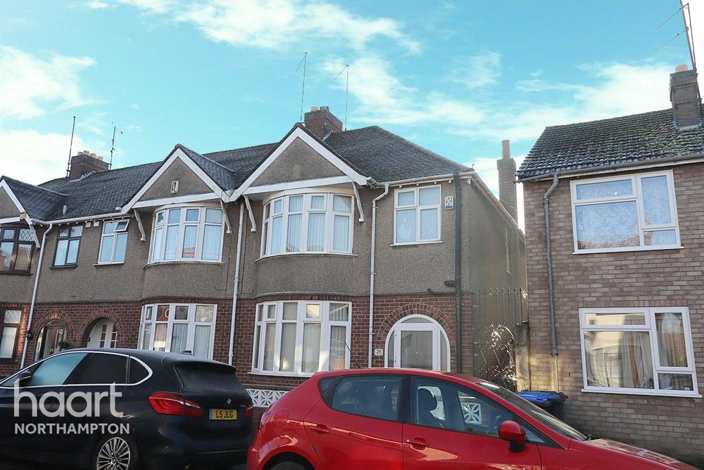 Homestead Way, Northampton 3 bed end of terrace house £290,000